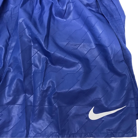 Nike | Blue Textured Shorts with pockets.  Size Large - Picture 4 of 13